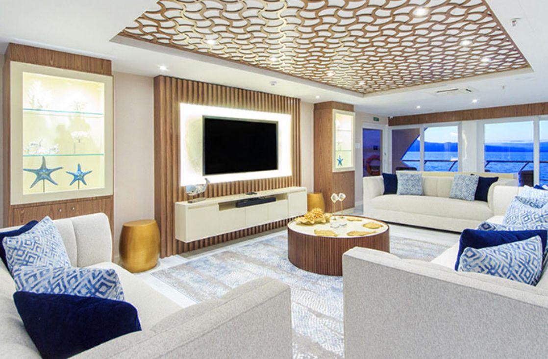 Luxury cruise endemic cabins