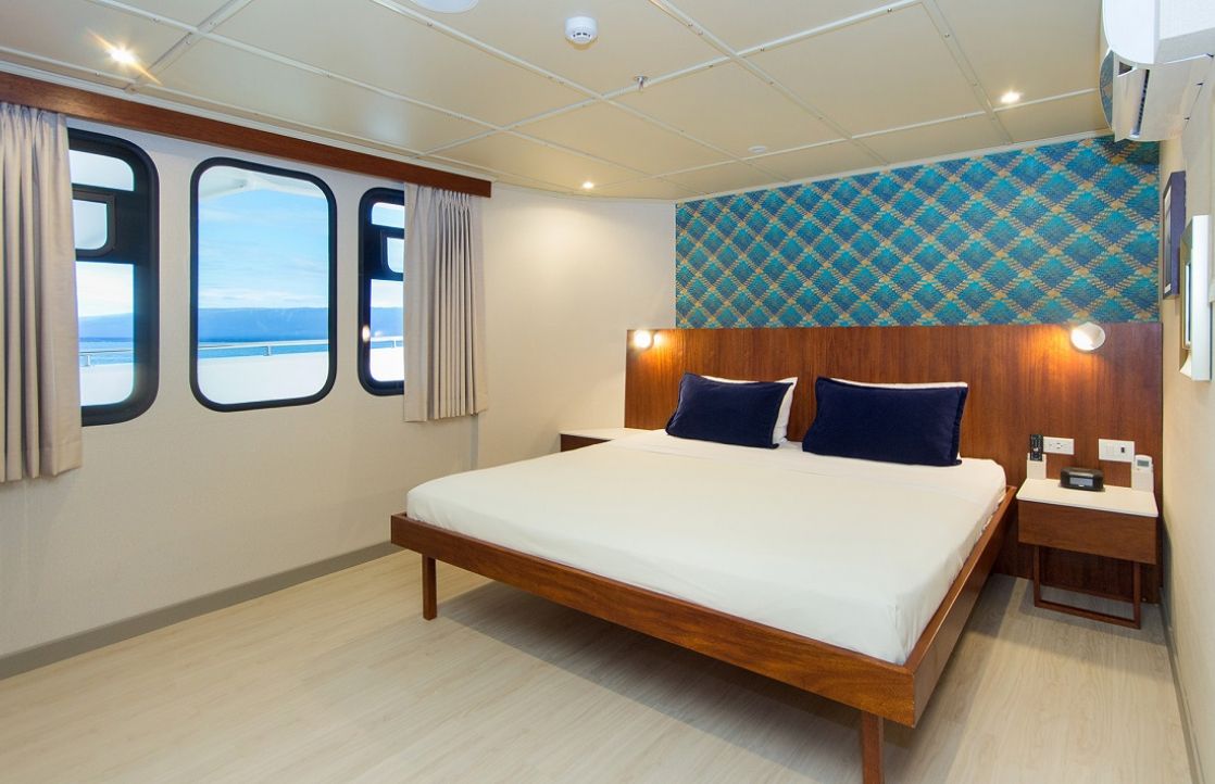 First class cruise tip top v social areas